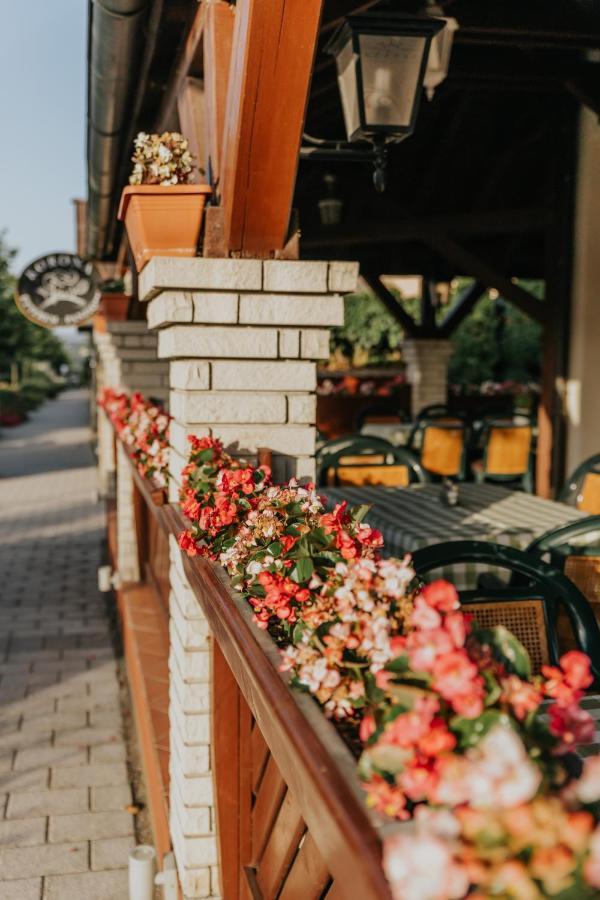 Korona Pension And Restaurant Hévíz Exterior foto